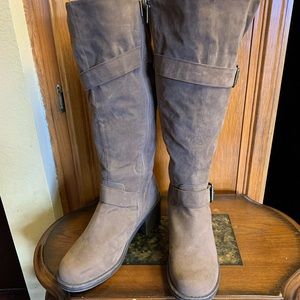 Women’s knee-high boots